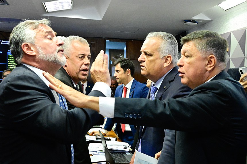 CPMI do INSS aprova quebra de sigilo de filho do presidente Lula
