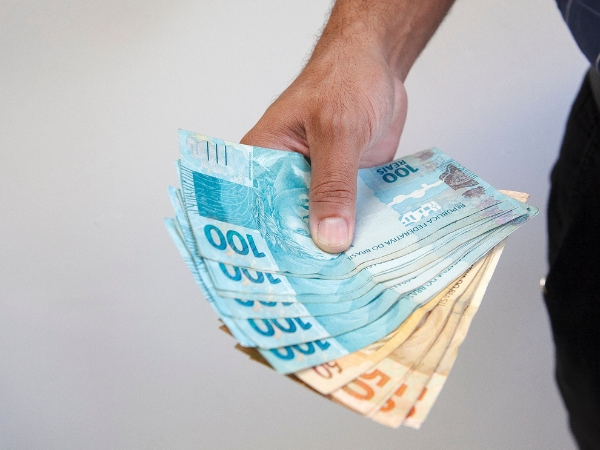 Cesta básica sobe em 14 capitais em fevereiro e salário mínimo ideal supera R$ 7,1 mil