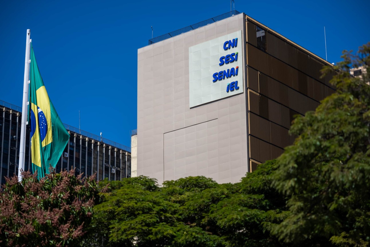 CNI critica proposta de redução da jornada de trabalho e alerta para impacto de até R$ 267 bilhões