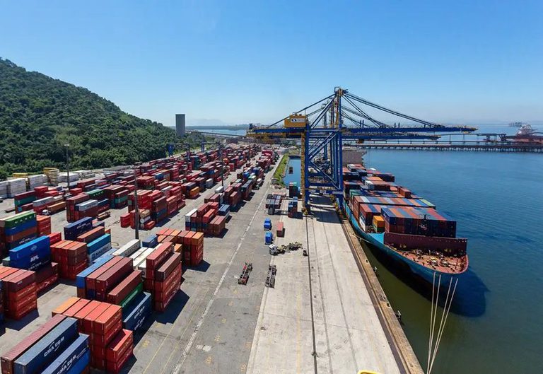 Balança comercial registra superávit de US$ 2,1 bilhões na 3ª semana de fevereiro