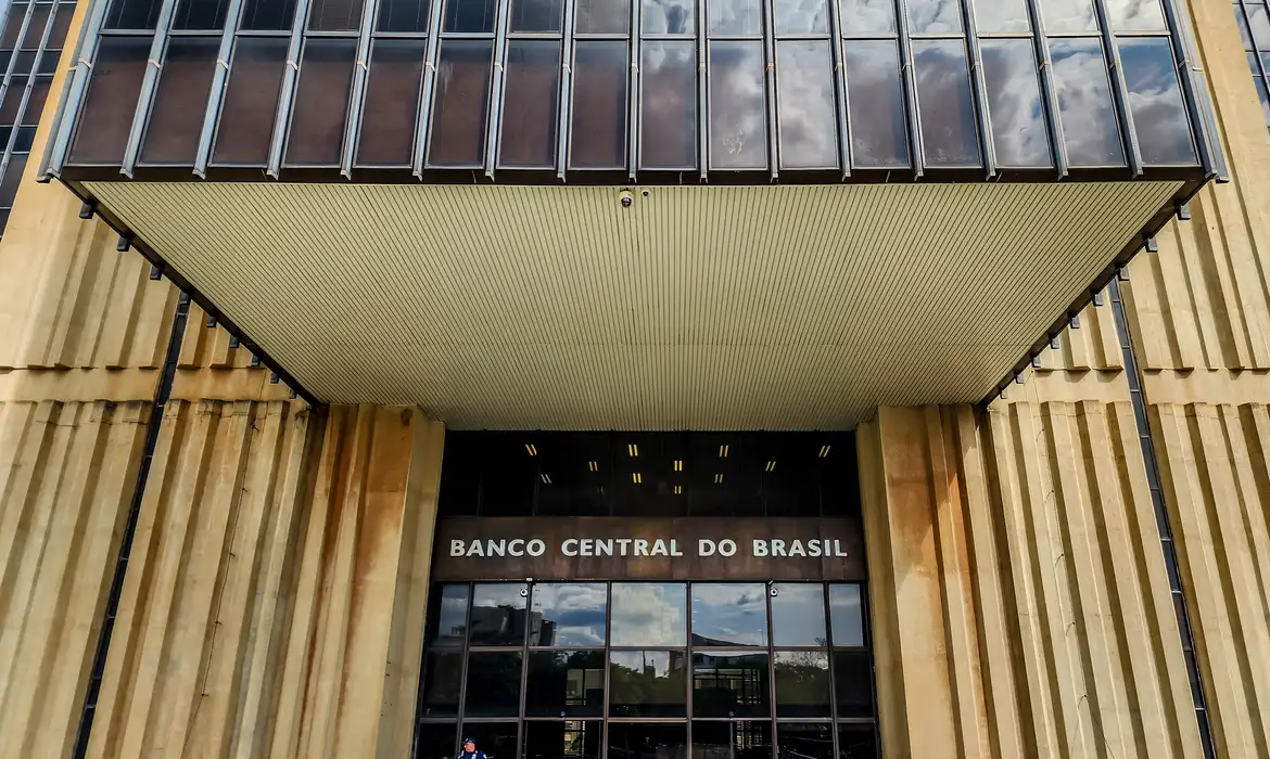 Copom reduz Selic para 14% ao ano e sinaliza cautela diante de inflação e cenário externo
