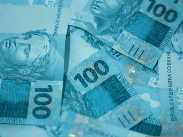 Renda média do brasileiro bate recorde histórico em 2025, mostra IBGE