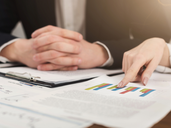 Confiança empresarial cai e incerteza econômica sobe em março