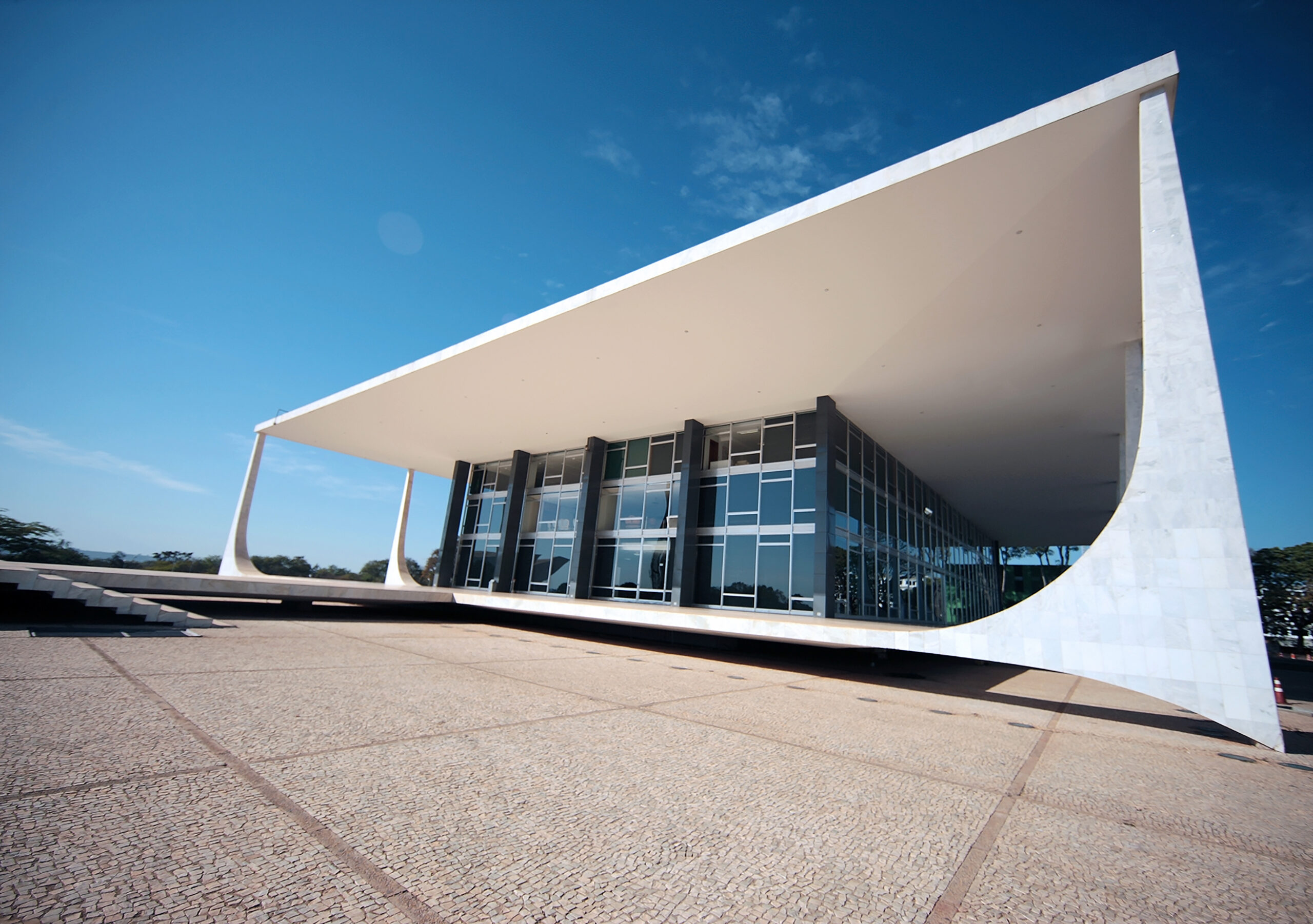 STF convoca audiência para discutir taxa da CVM e financiamento da regulação