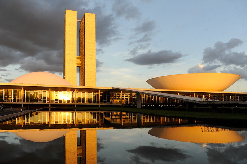 Congresso pressiona governo a apresentar alternativa à elevação do IOF