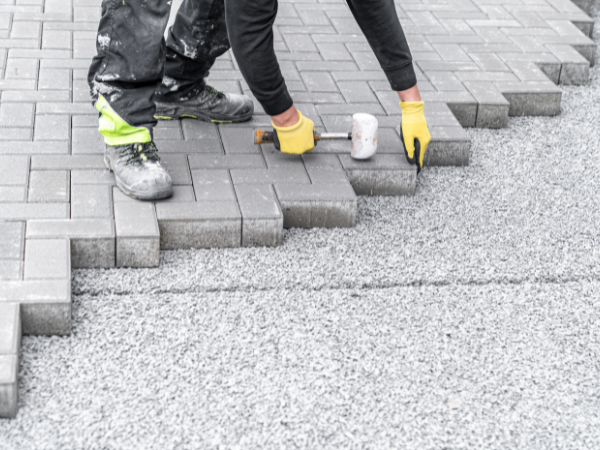 Prefeitura de Canindé autoriza pavimentação com blocos intertravados em vias do centro