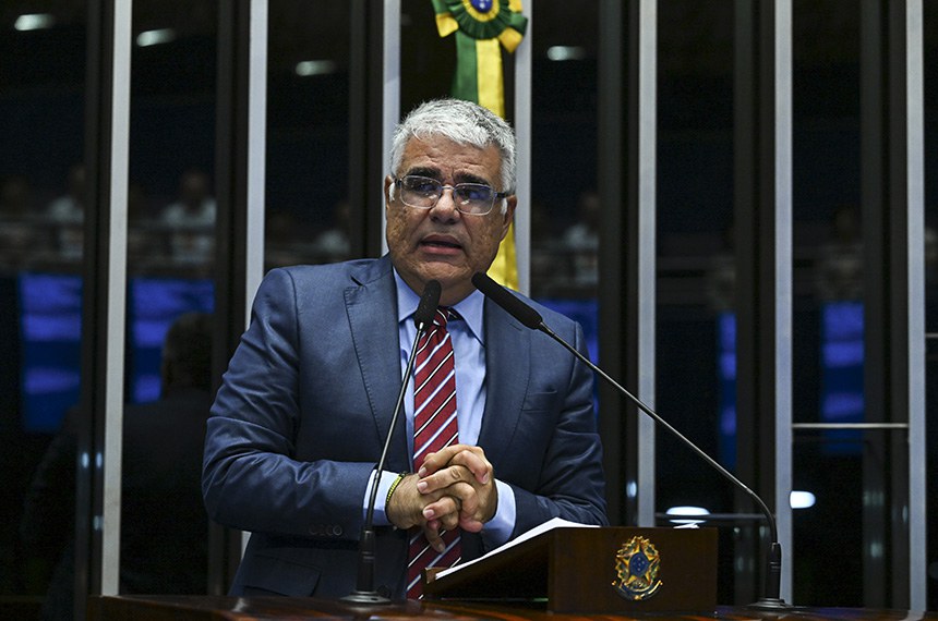 Senador critica proposta que amplia número de deputados e alerta para impacto nos gastos públicos