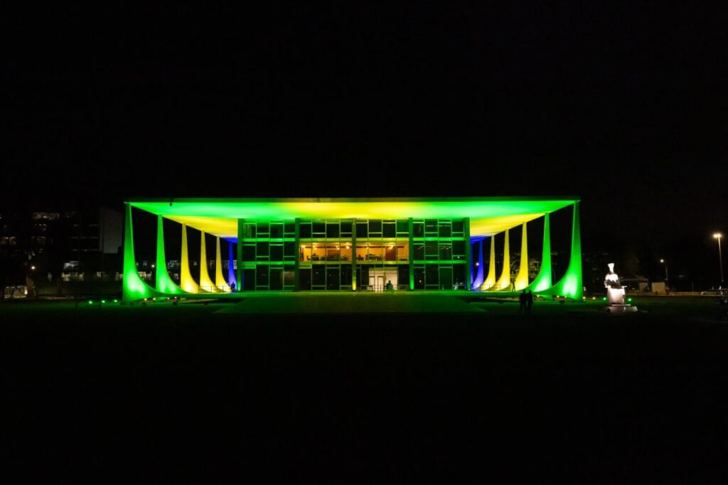 Barroso rebate sanções dos EUA e defende atuação do STF durante crise democrática