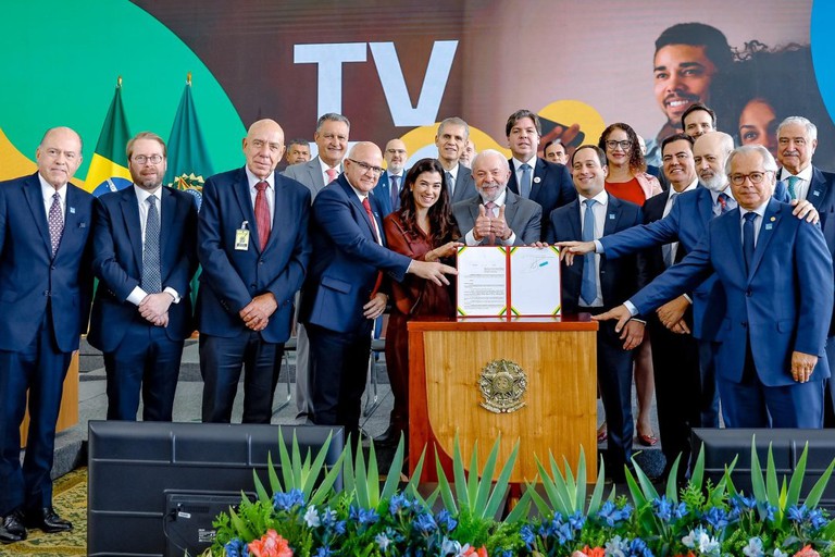 Governo regulamenta TV 3.0; radiodifusão ganha interatividade e abre nova frente de negócios