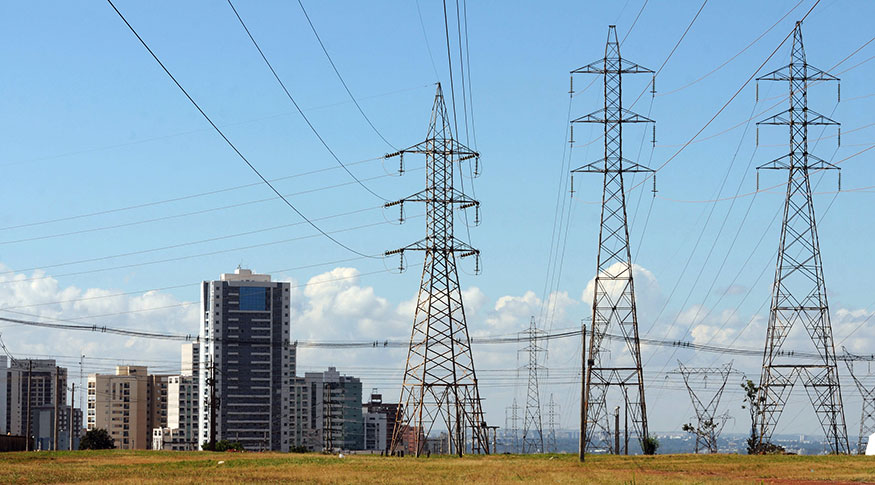 IPCA-15 cai 0,14% em agosto; 12 meses recuam para 4,95% e alívio vem de luz, alimentos e transportes