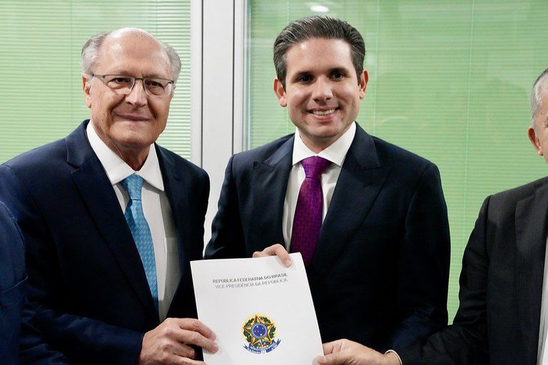 Alckmin pede urgência ao Congresso para projetos do Plano Brasil Soberano e medidas ao comércio exterior