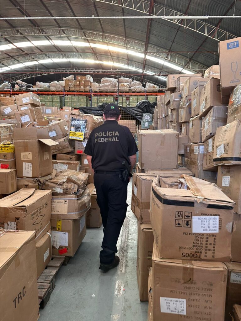 PF e Receita Federal deflagram Operação Snooker contra corrupção e descaminho em importações